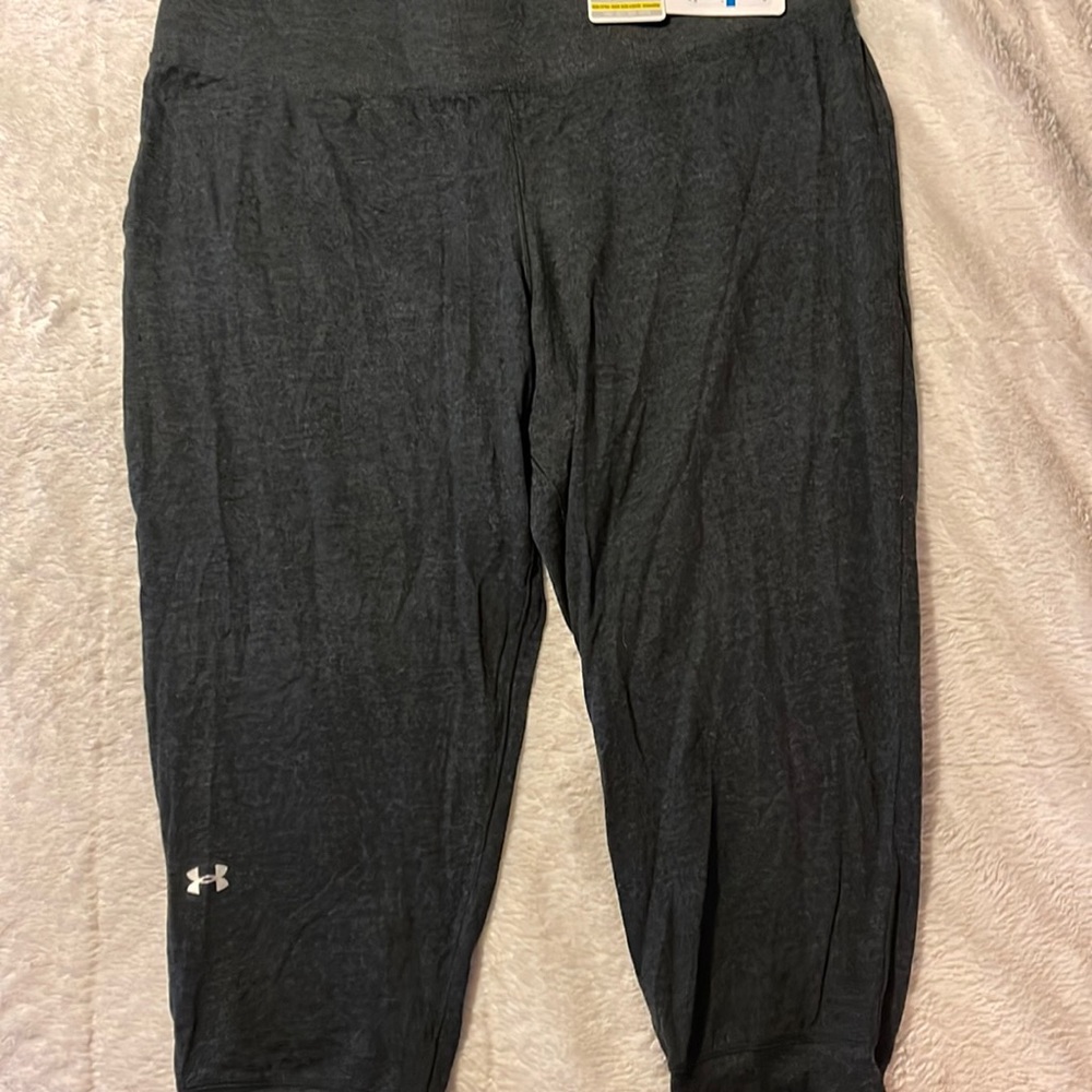 Under Armour - Dark Gray - Capri Pants - Women’s XL